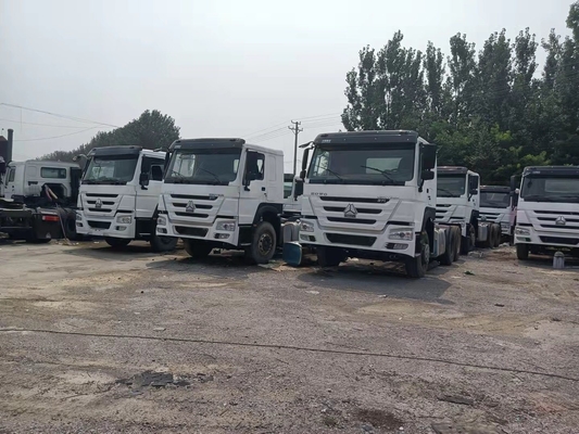 10 Tekerlekli Kullanılmış Traktör Kamyon HOWO Kamyon Başlığı 376-420HP tüpsiz lastik tasarımı ile