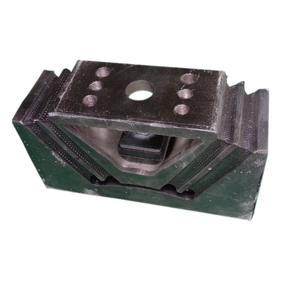 Tekerlek Sürüş Sistemi Parçaları Sinotruk HOWO Kamyon Motoru Bracket Kauçuk Montajı Az9725590031