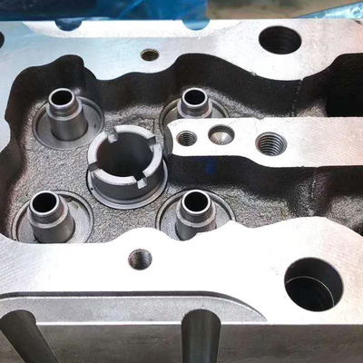 Sinotruk HOWO Wd615 Dizel Motoru Silindir Kafası Az1095040123 Özel Araç Bileşeni