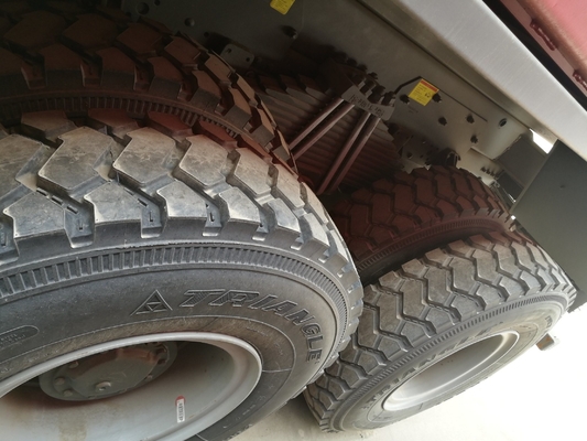 Sinotruk HOWO Çöp kamyonları Ağır iş yüklü Çöp kamyonları 5800*2300*1500mm tüketim ile birlikte